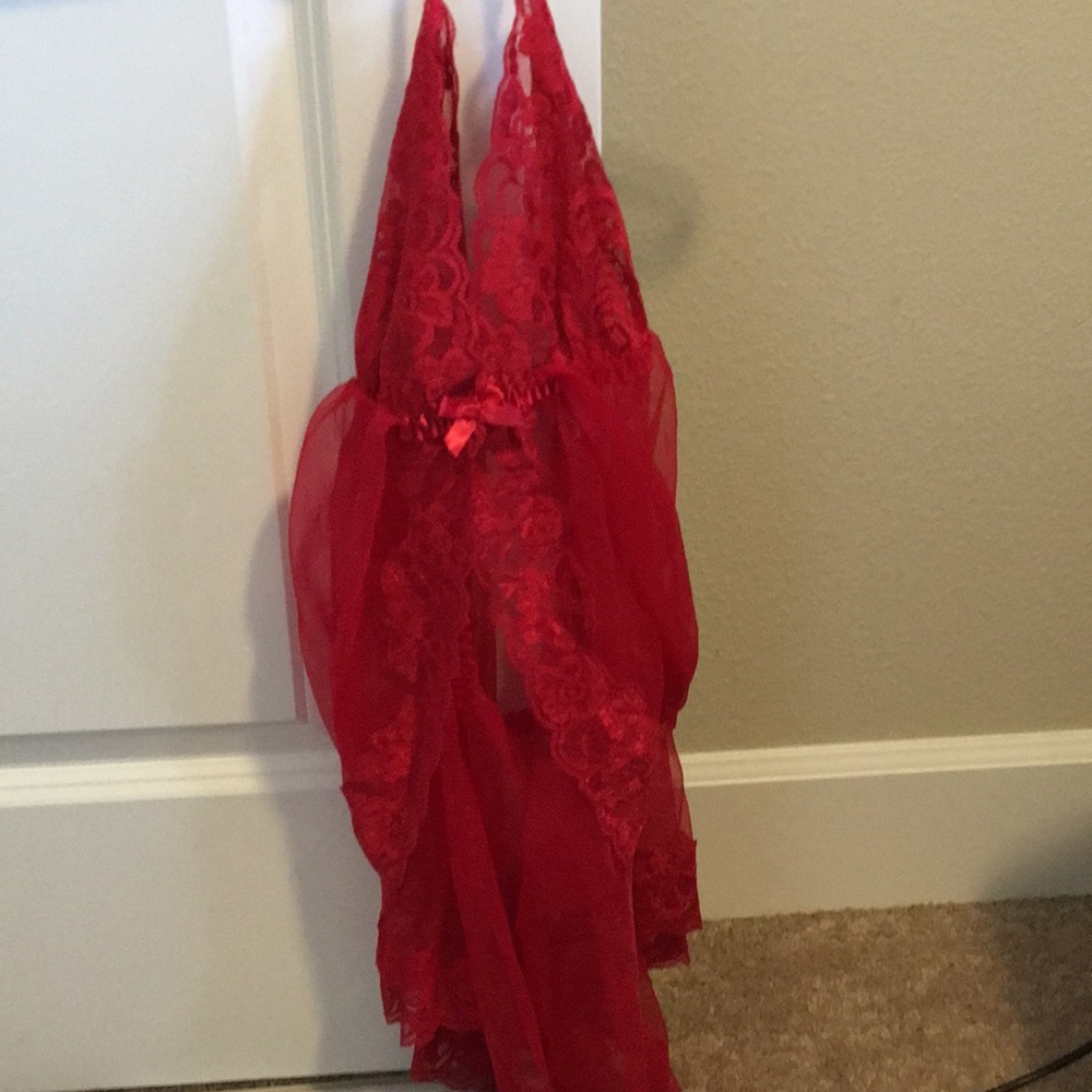 Lingerie - Picture 2 of 3